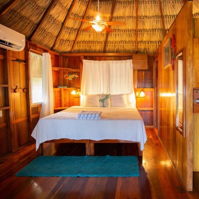 St. George'S Caye Resort Belize City Exteriör bild