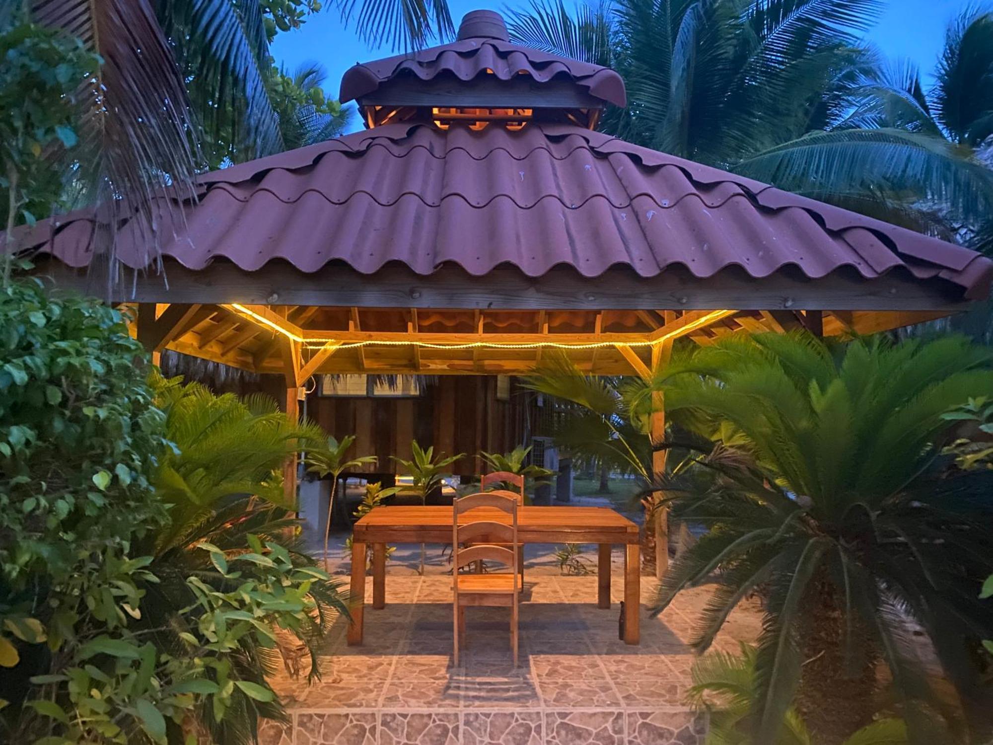 St. George'S Caye Resort Belize City Exteriör bild