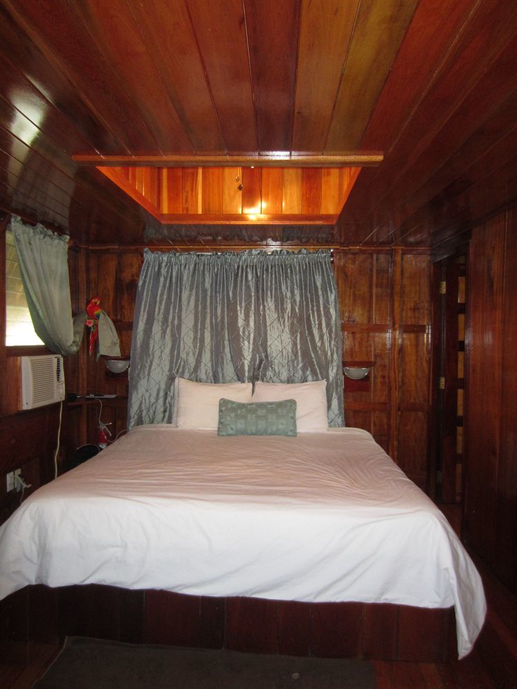 St. George'S Caye Resort Belize City Exteriör bild